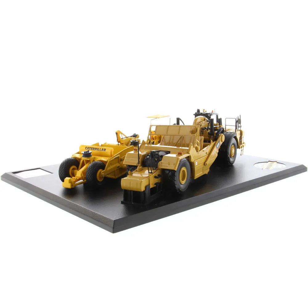 Miniatura Colecionável - Tratores Raspadores CAT 621K e 70 - Escala 1:50