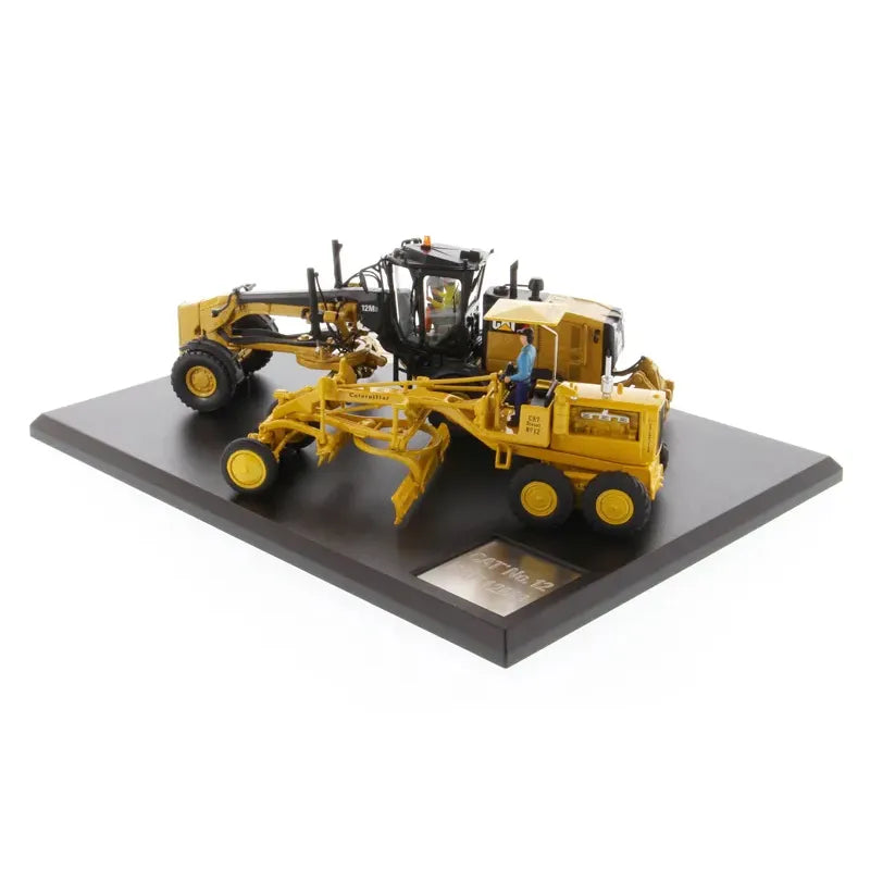 Miniatura Motoniveladora CAT 12 e 12M - Evolution Series Escala 1:50